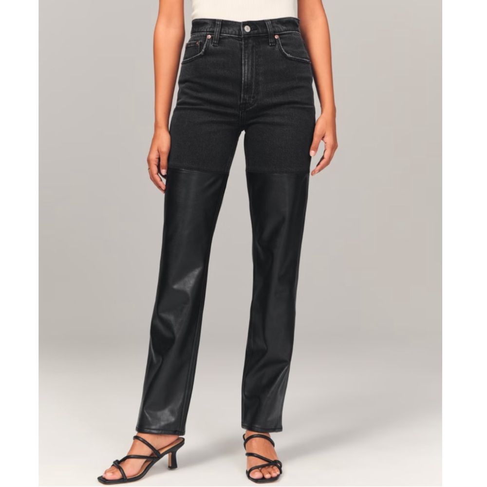 Abercrombie & Fitch Women’s Black Denim ‘90s Straight Leg Ultra High Rise Jeans